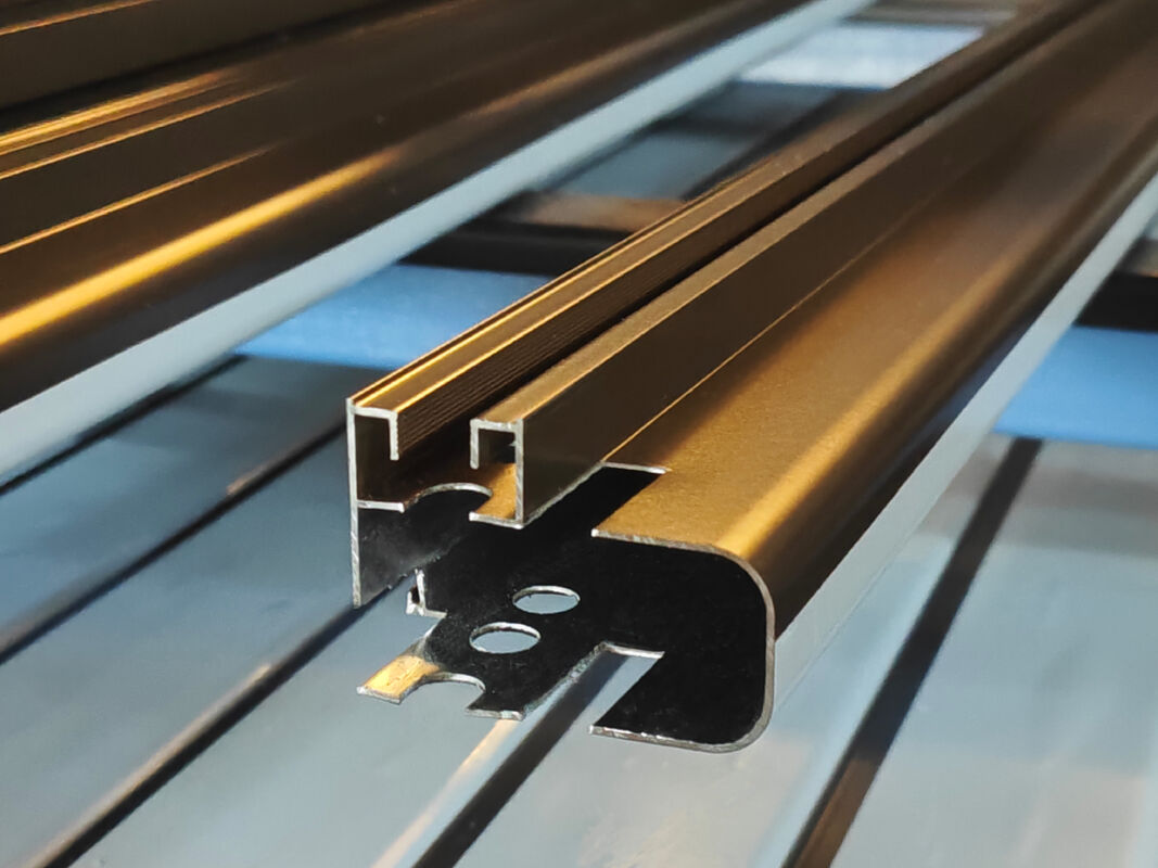 Profili in alluminio con rivestimento in polvere in lega 6063 per porte e finestre di patio